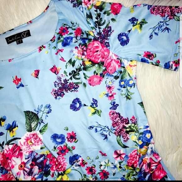 Dress - Picture 2 of 5